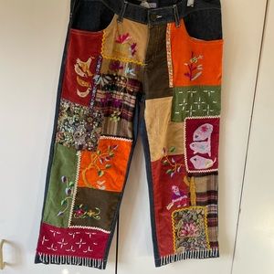 Womens Patchwork Capris jeans with Embellishments, so 33”